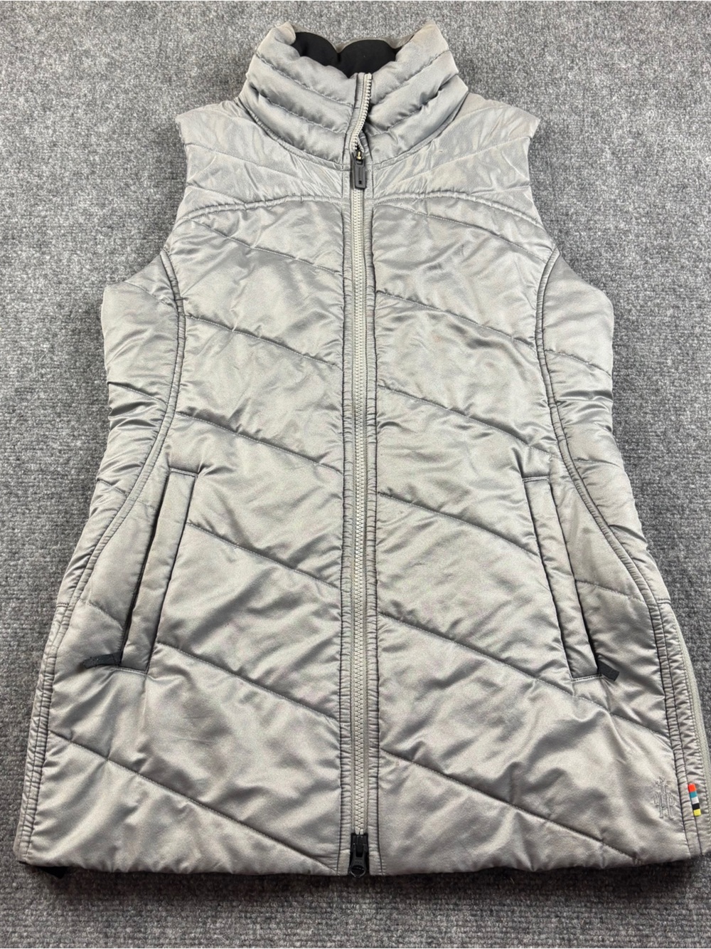 SMARTWOOL Women’s Silver Grey Smartloft 150 insulated Puffer Vest size: Medium - Picture 1 of 9